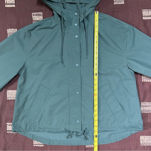 GAP Oversized Cropped Rain Jacket - Picture 6 of 6